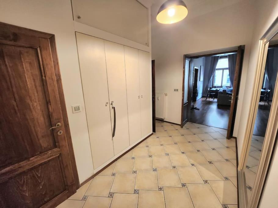 Spacious Apartment 6Min From The Dancing House Praag Buitenkant foto