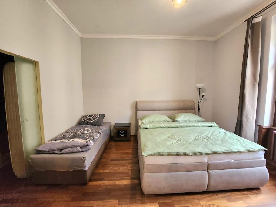 Spacious Apartment 6Min From The Dancing House Praag Buitenkant foto